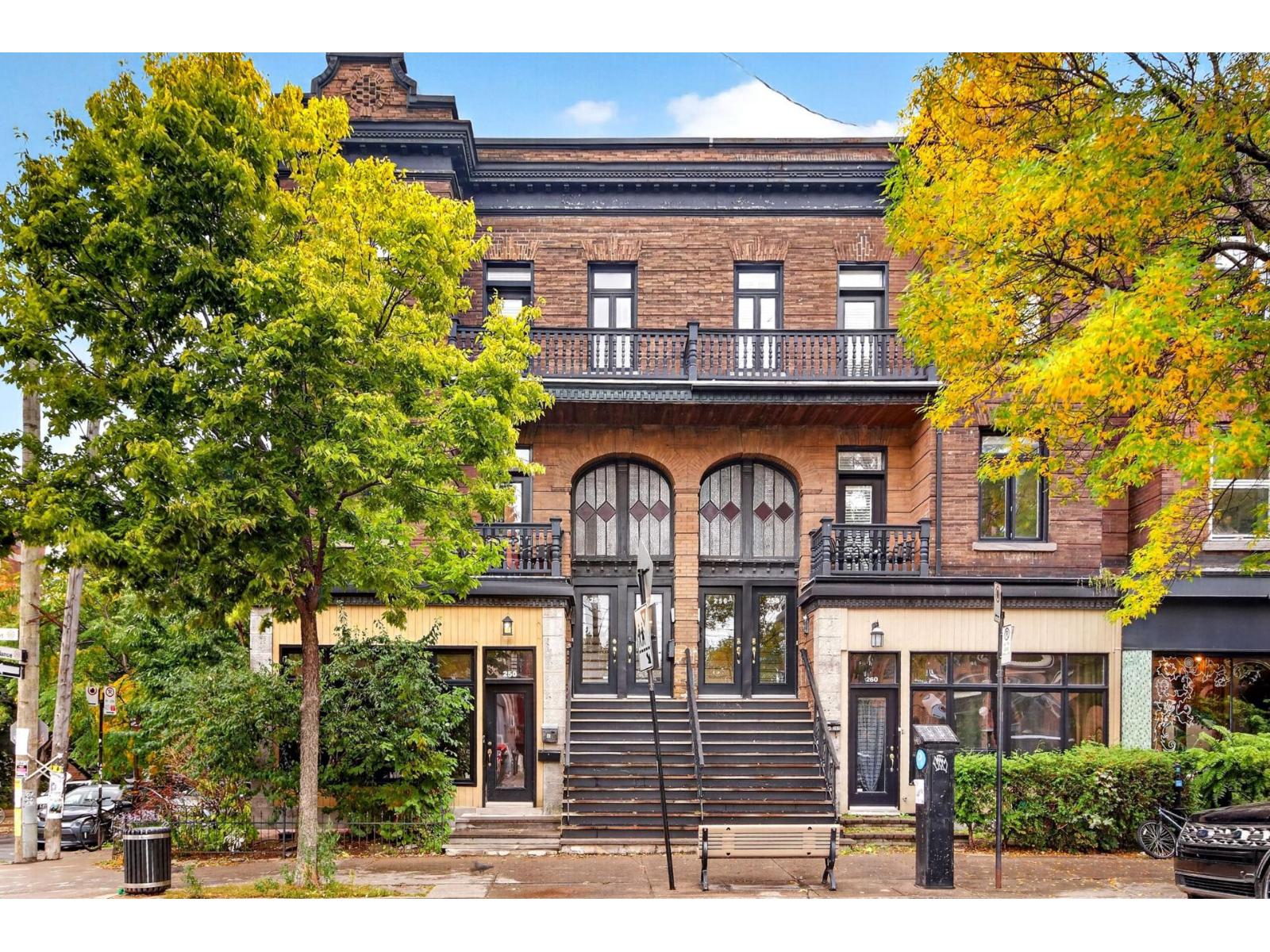 256-260 Av. Fairmount O. Montréal (Le Plateau-Mont-Royal) Quebec Canada H2V2G3