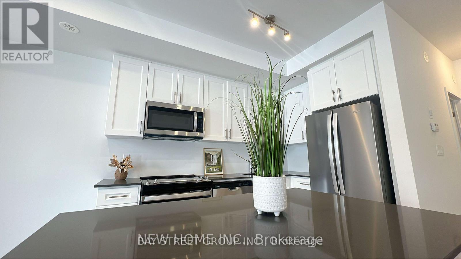 UNIT 20-24 LYTHAM GREEN CIRCLE, Newmarket, Ontario