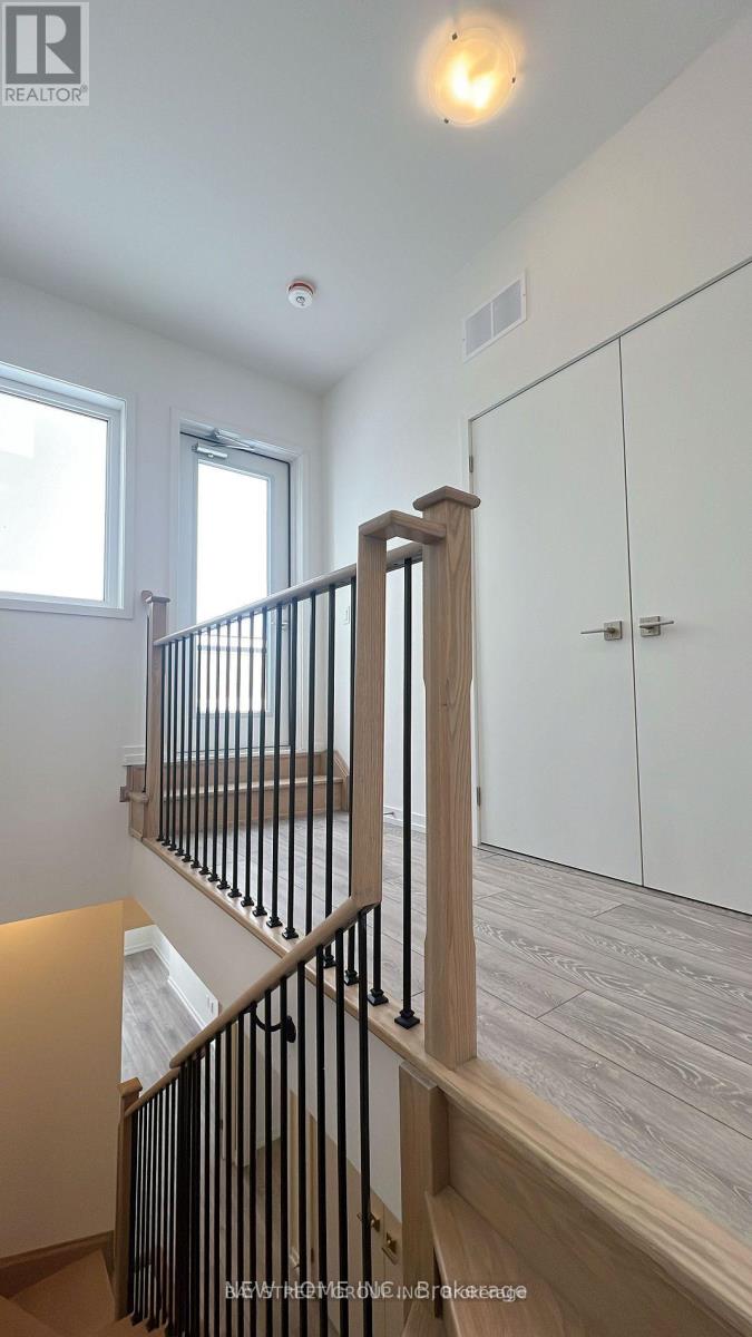 Unit 20-24 Lytham Green Circle, Newmarket, Ontario  L3Y 0H5 - Photo 22 - N13859556