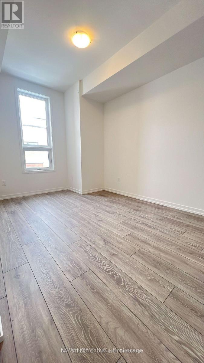 Unit 20-24 Lytham Green Circle, Newmarket, Ontario  L3Y 0H5 - Photo 8 - N13859556
