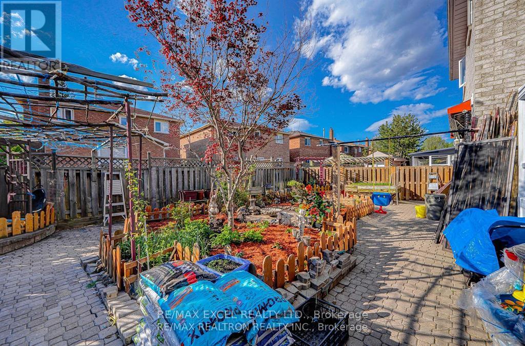 Upper - 70 Weldrick Road E, Richmond Hill, Ontario  L4C 8T8 - Photo 28 - N13859570