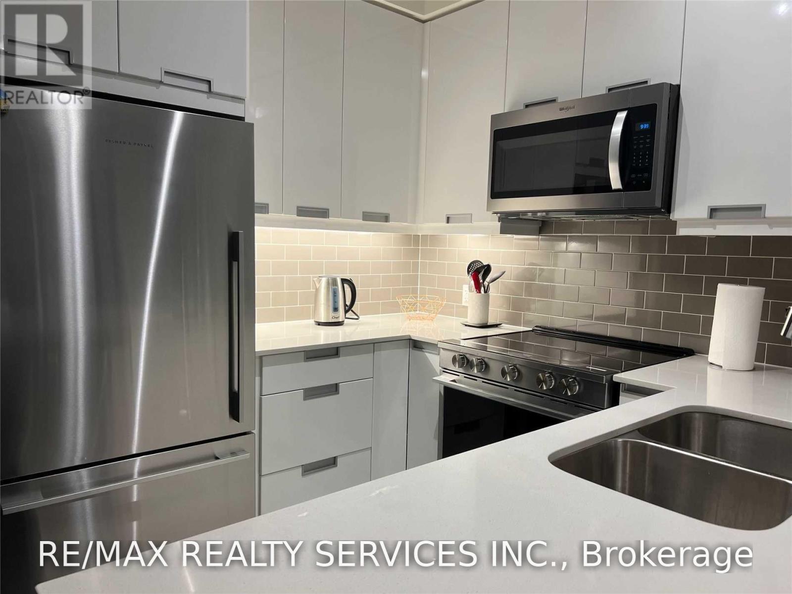 1512 - 35 Watergarden Drive, Mississauga, Ontario  L5R 0G8 - Photo 3 - W13859554