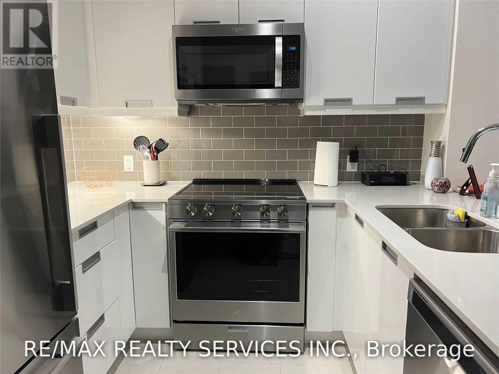 1512 - 35 Watergarden Drive, Mississauga, Ontario  L5R 0G8 - Photo 4 - W13859554