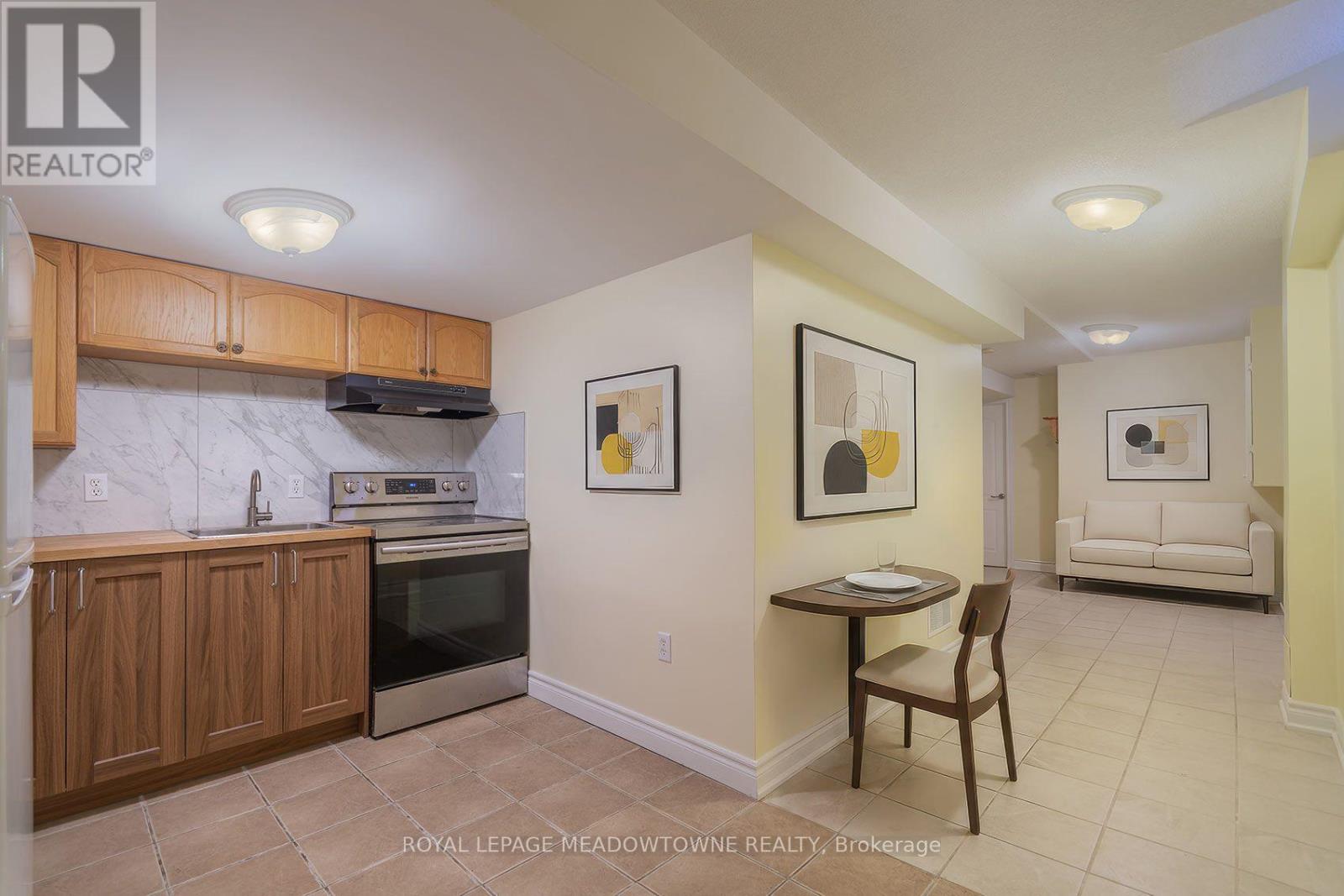6407 Alderwood Trail, Mississauga, Ontario  L5N 6W9 - Photo 10 - W13859558