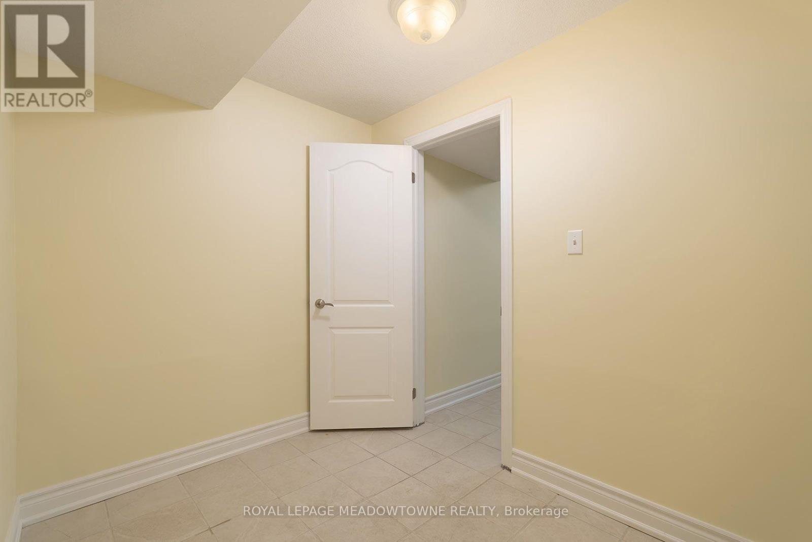 6407 Alderwood Trail, Mississauga, Ontario  L5N 6W9 - Photo 14 - W13859558