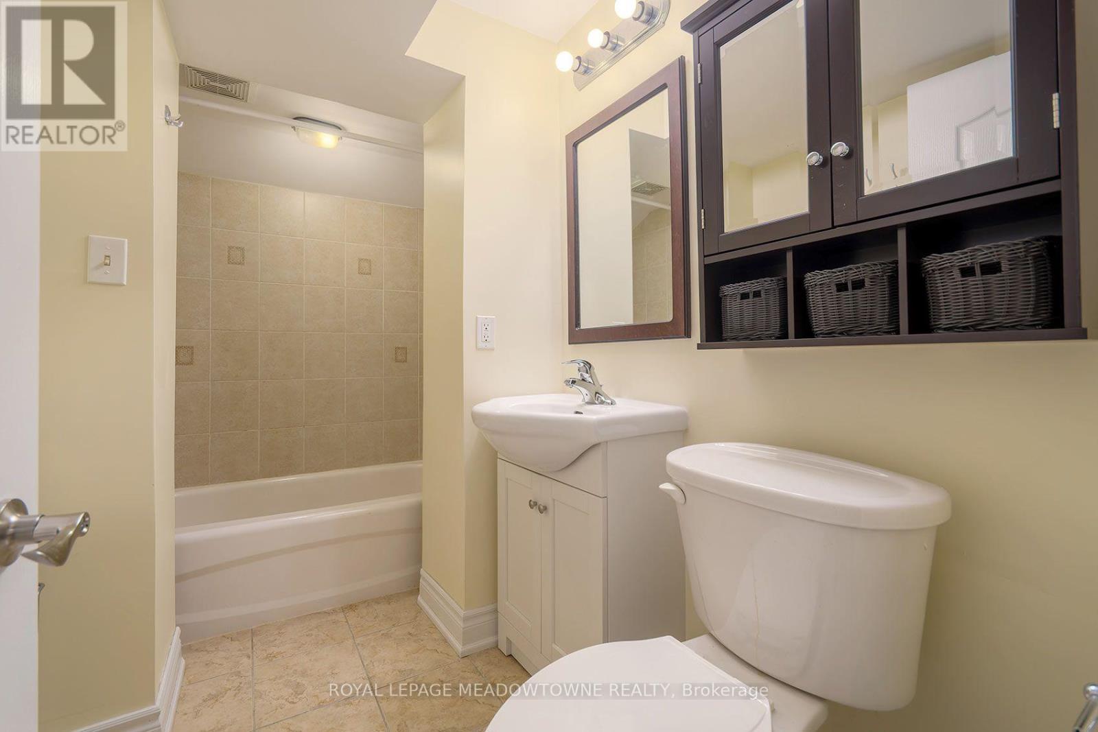 6407 Alderwood Trail, Mississauga, Ontario  L5N 6W9 - Photo 15 - W13859558