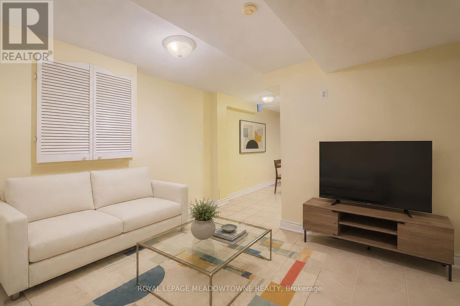 6407 Alderwood Trail, Mississauga, Ontario  L5N 6W9 - Photo 5 - W13859558