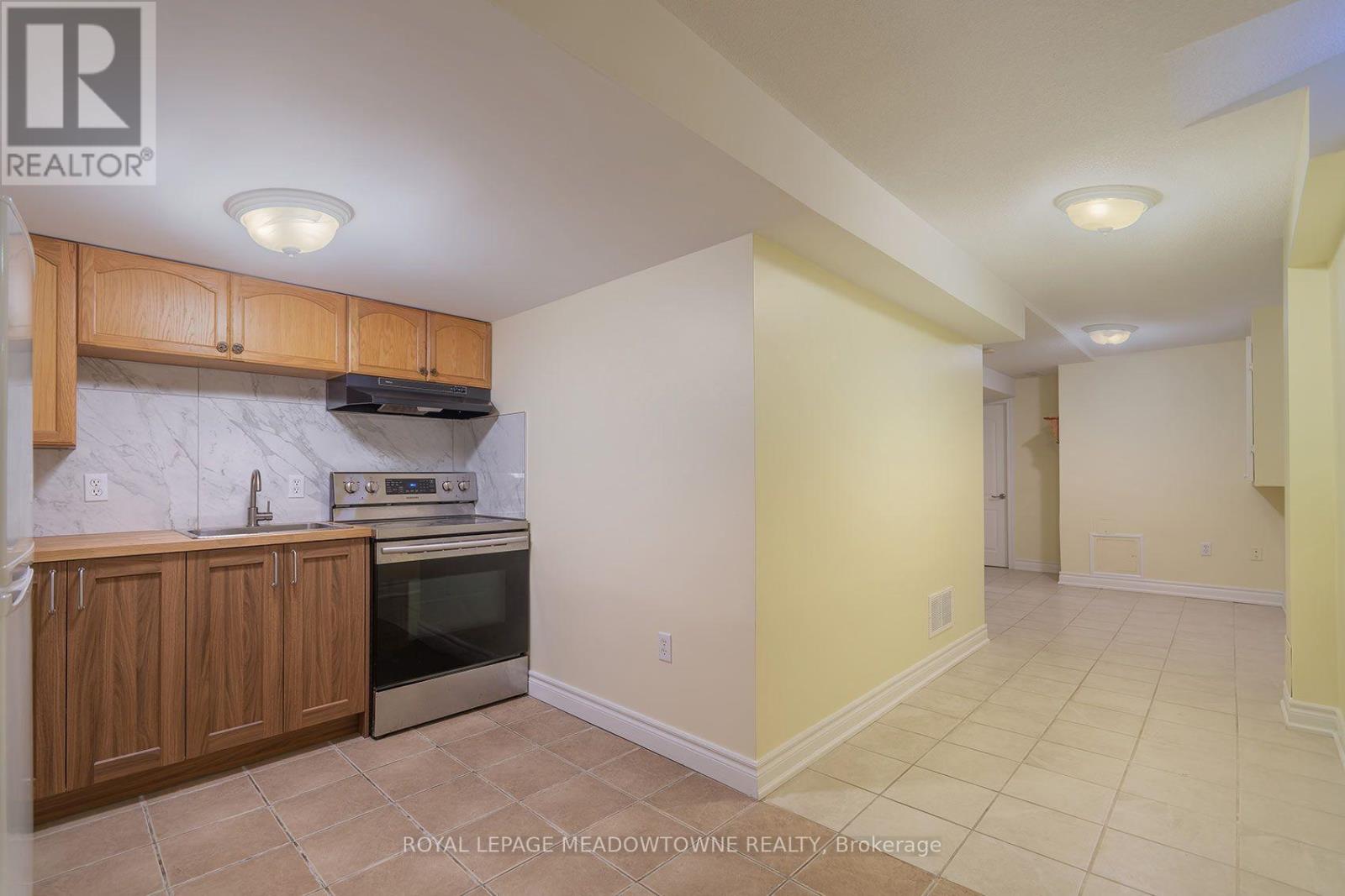 6407 Alderwood Trail, Mississauga, Ontario  L5N 6W9 - Photo 9 - W13859558