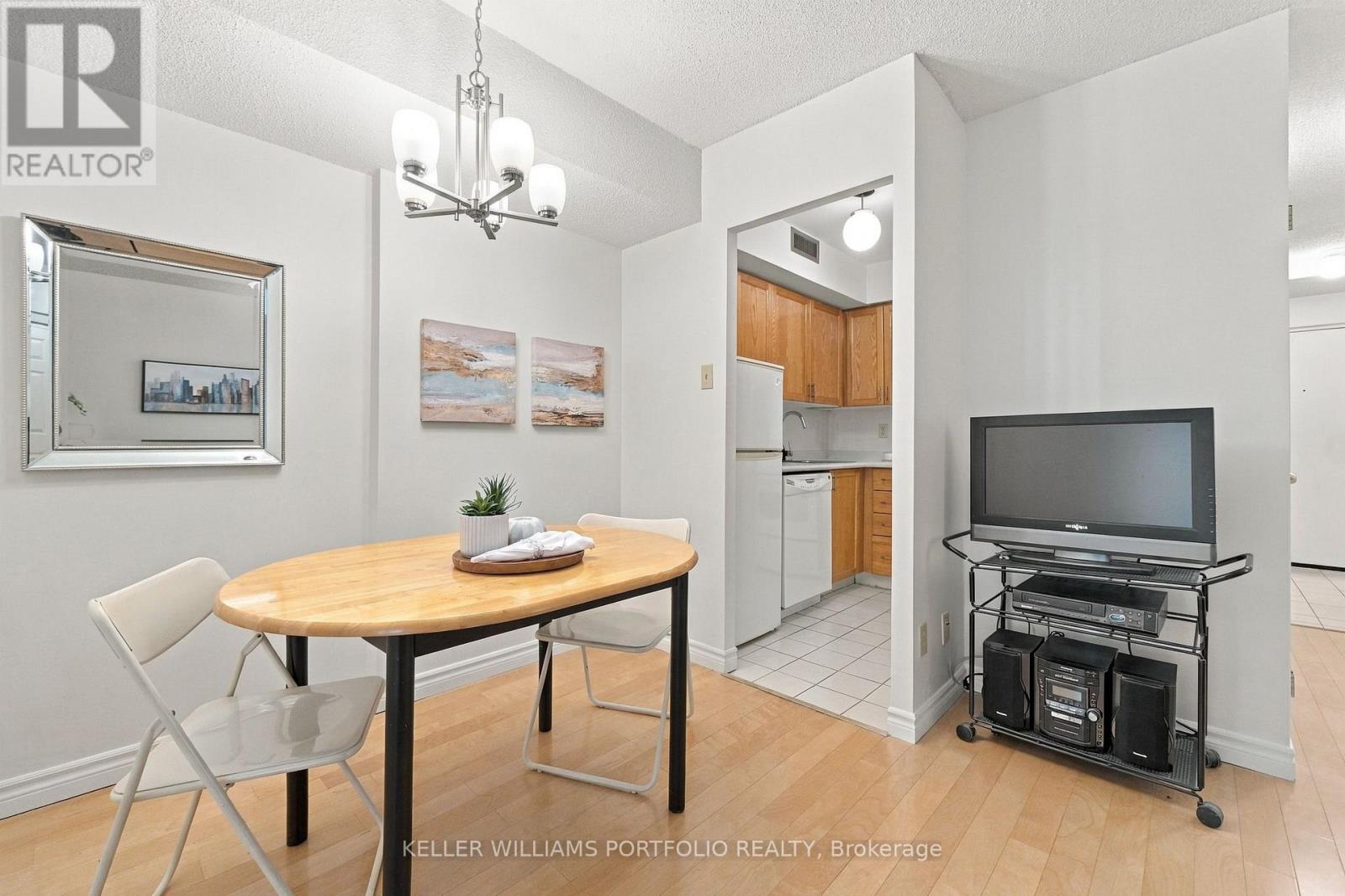 2304 - 55 Centre Avenue, Toronto, Ontario  M5G 2H5 - Photo 10 - C13849934