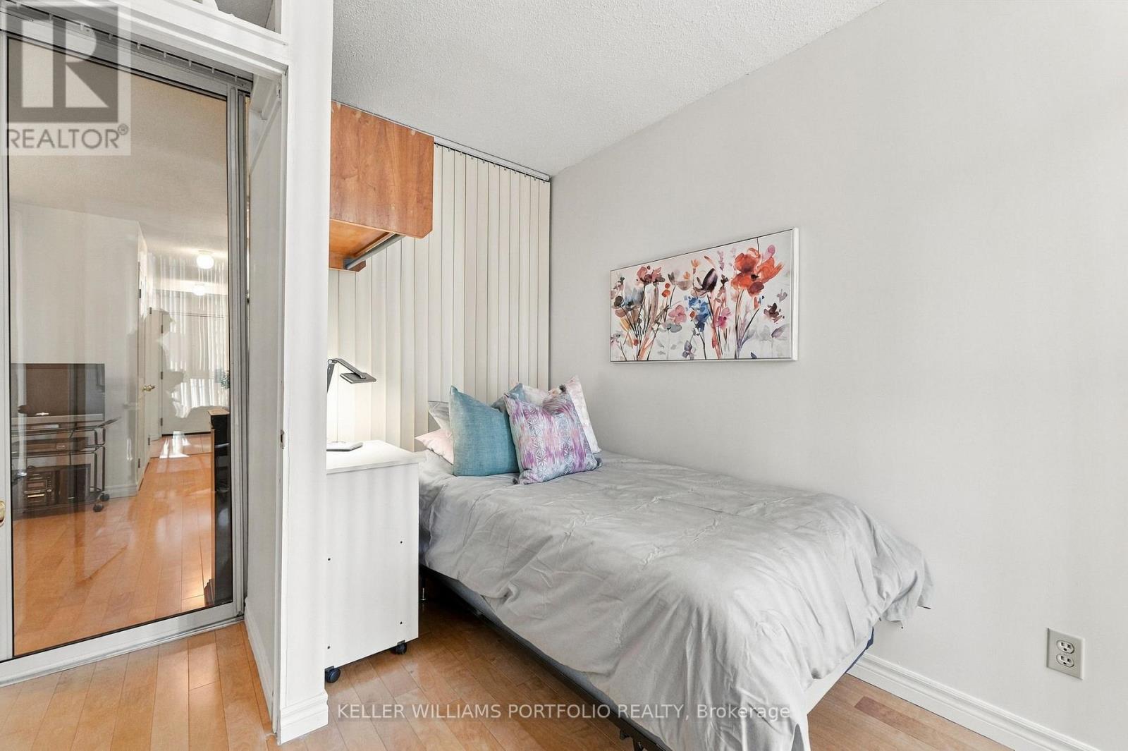 2304 - 55 Centre Avenue, Toronto, Ontario  M5G 2H5 - Photo 15 - C13849934