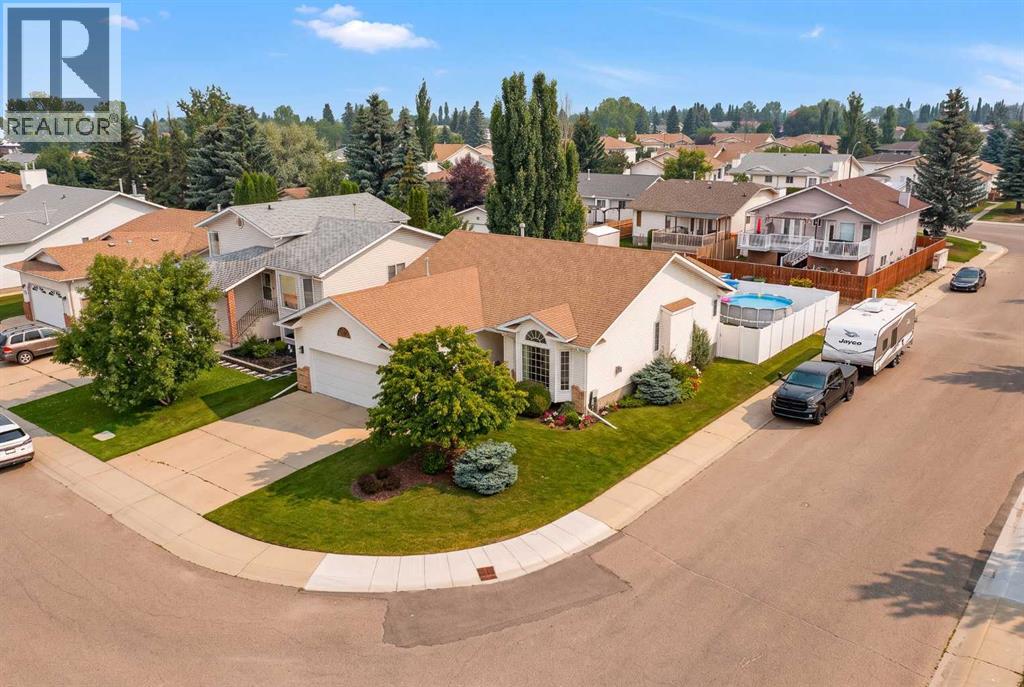 70 Densmore Crescent
