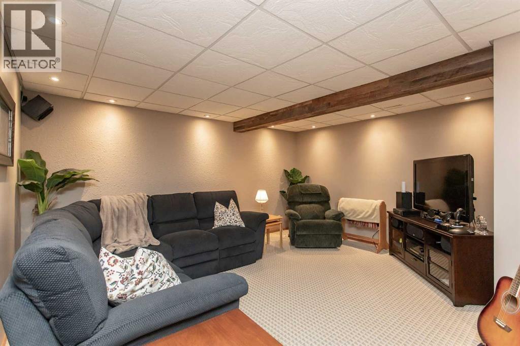 70 Densmore Crescent