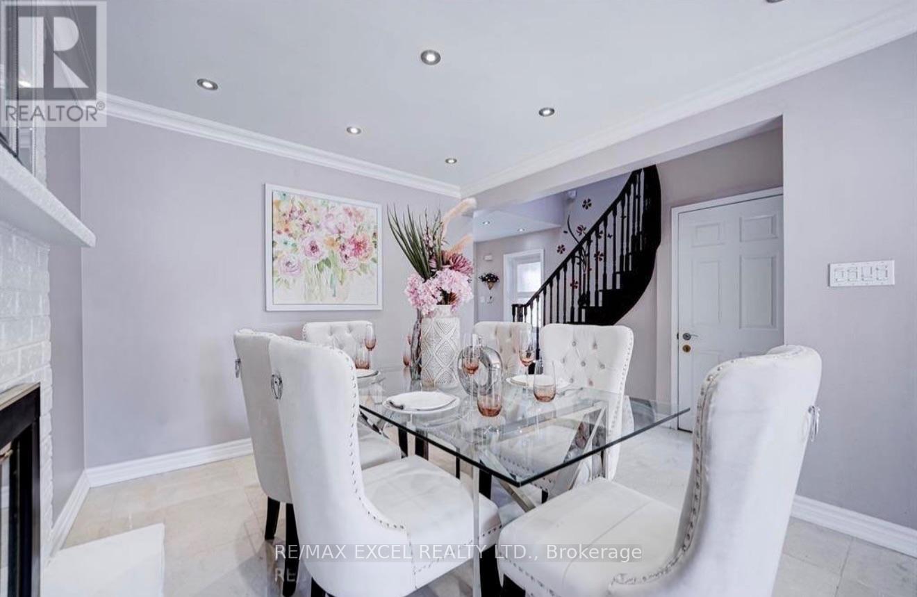 Upper - 70 Weldrick Road E, Richmond Hill, Ontario  L4C 8T8 - Photo 12 - N13859570
