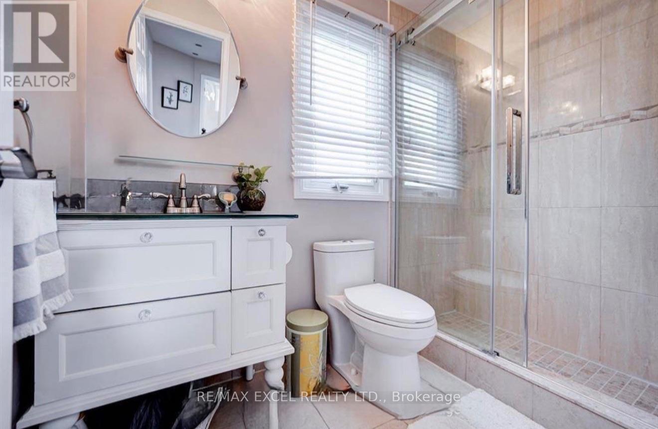 Upper - 70 Weldrick Road E, Richmond Hill, Ontario  L4C 8T8 - Photo 24 - N13859570