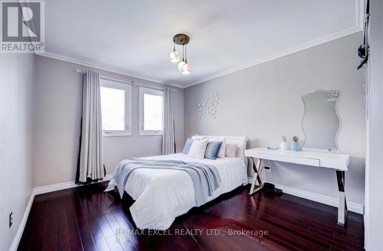 Upper - 70 Weldrick Road E, Richmond Hill, Ontario  L4C 8T8 - Photo 22 - N13859570