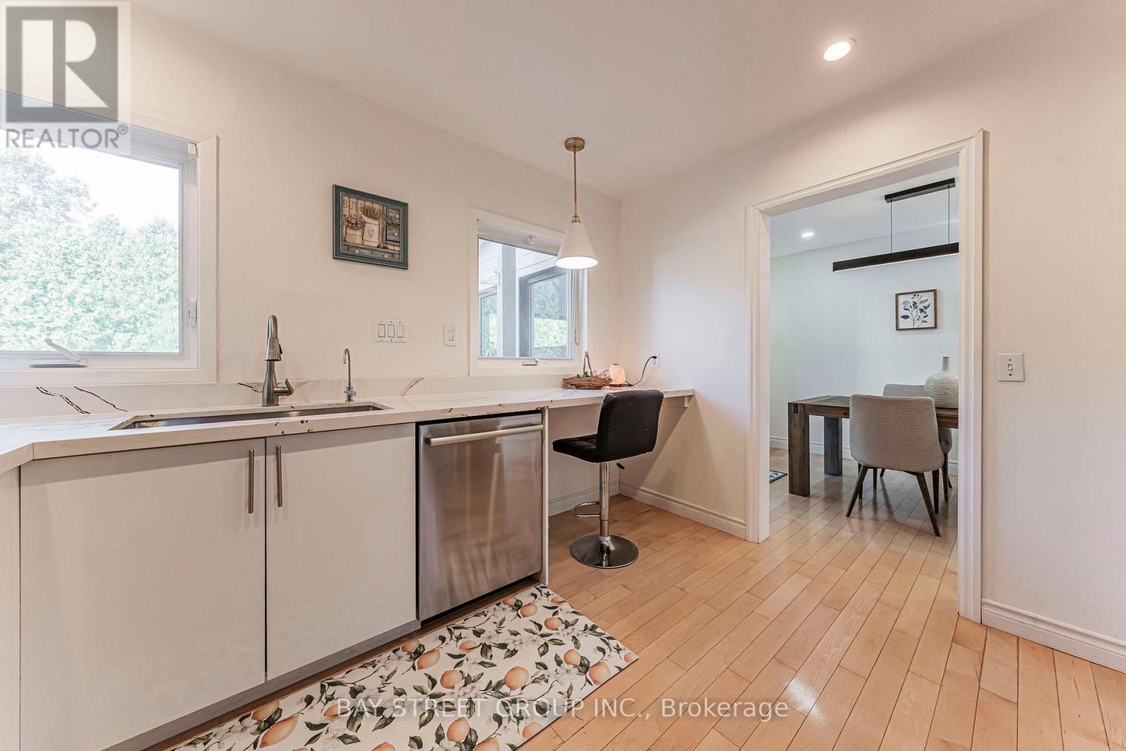 1111 Kent Avenue, Oakville, Ontario  L6H 1Z9 - Photo 11 - W13859588