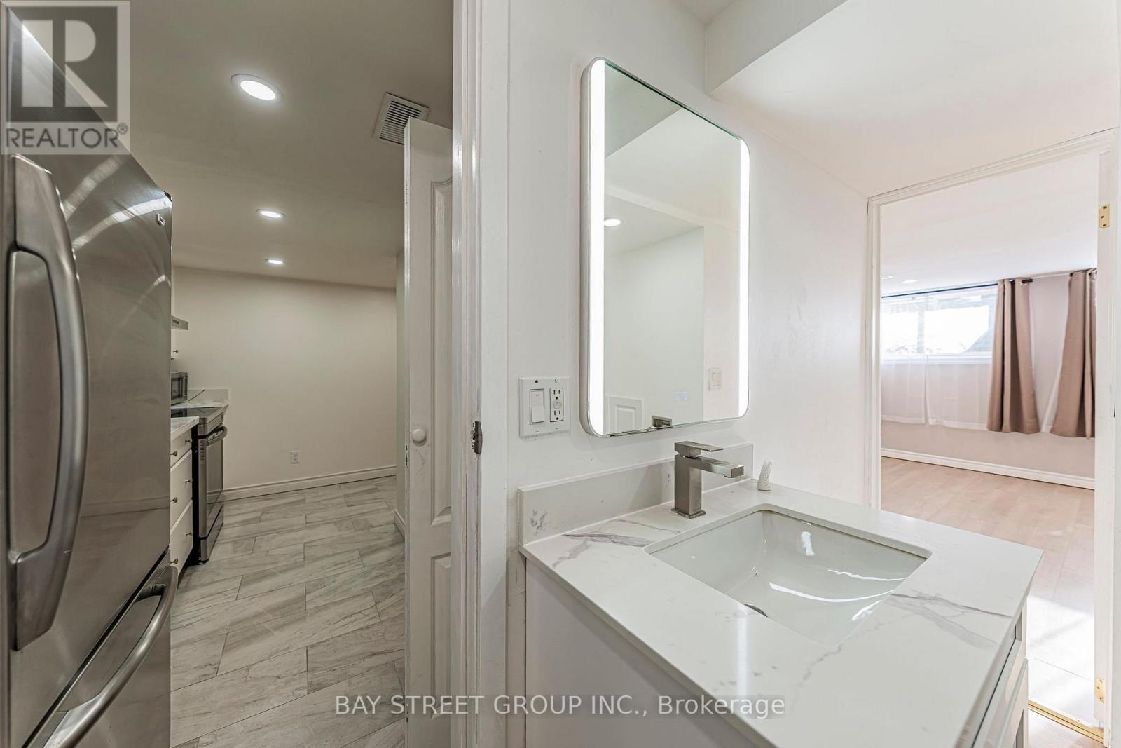 1111 Kent Avenue, Oakville, Ontario  L6H 1Z9 - Photo 34 - W13859588