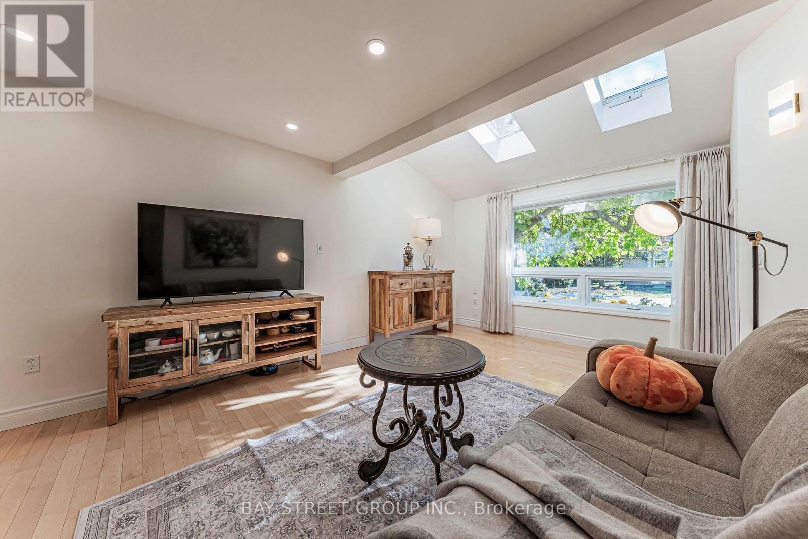 1111 Kent Avenue, Oakville, Ontario  L6H 1Z9 - Photo 7 - W13859588