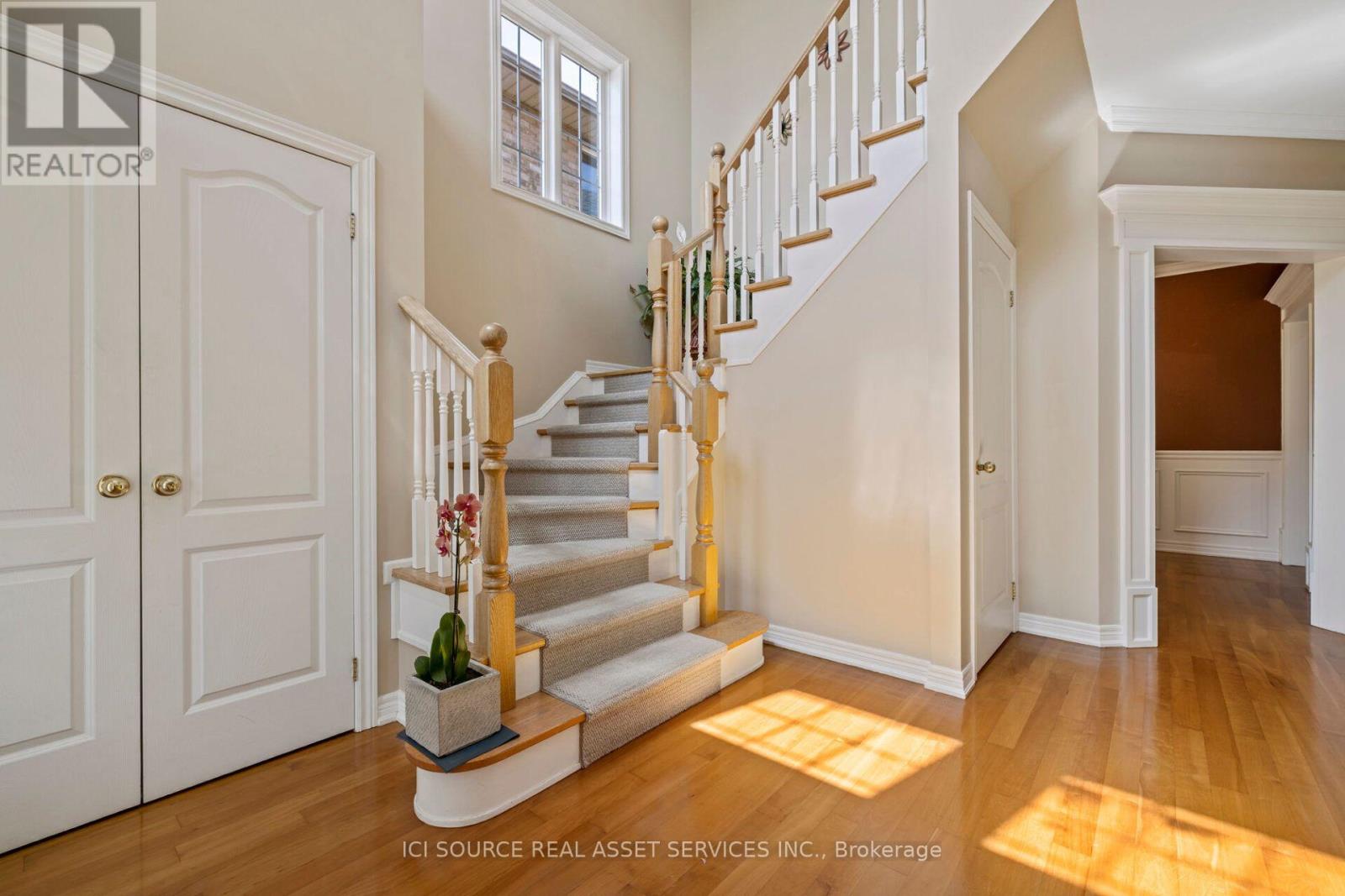 2317 Parkglen Avenue, Oakville, Ontario  L6M 4R3 - Photo 3 - W13859594