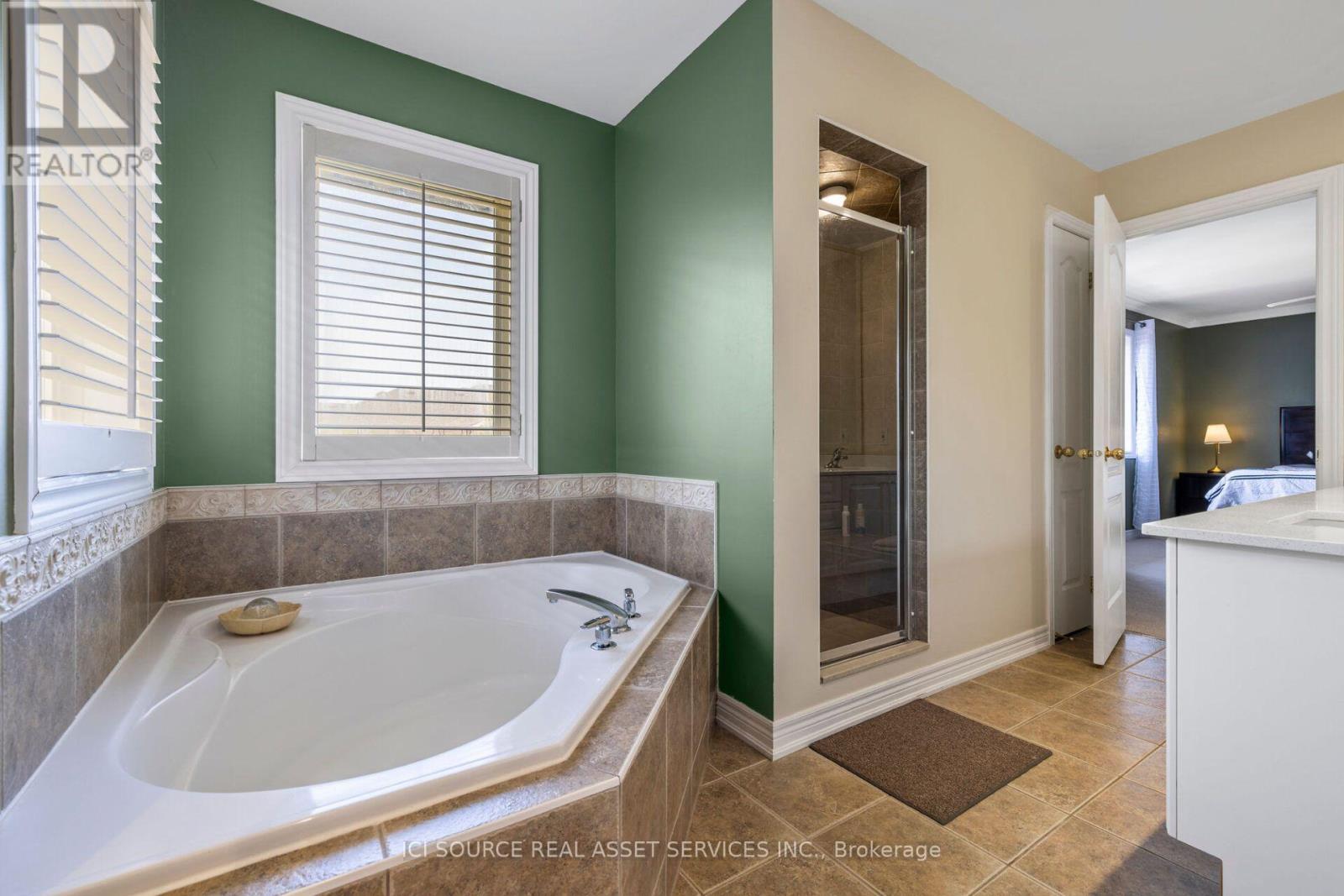 2317 Parkglen Avenue, Oakville, Ontario  L6M 4R3 - Photo 9 - W13859594