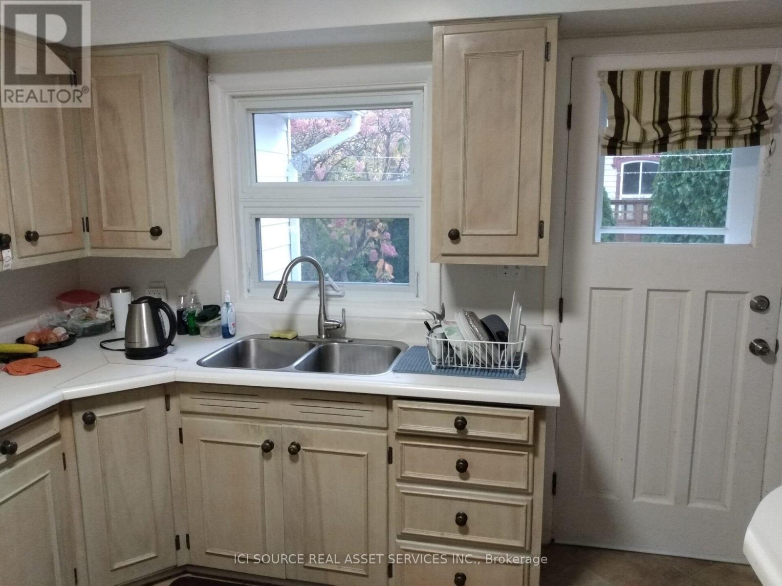 20 Johnson Street, Prince Edward County, Ontario  K0K 2T0 - Photo 2 - X13859600