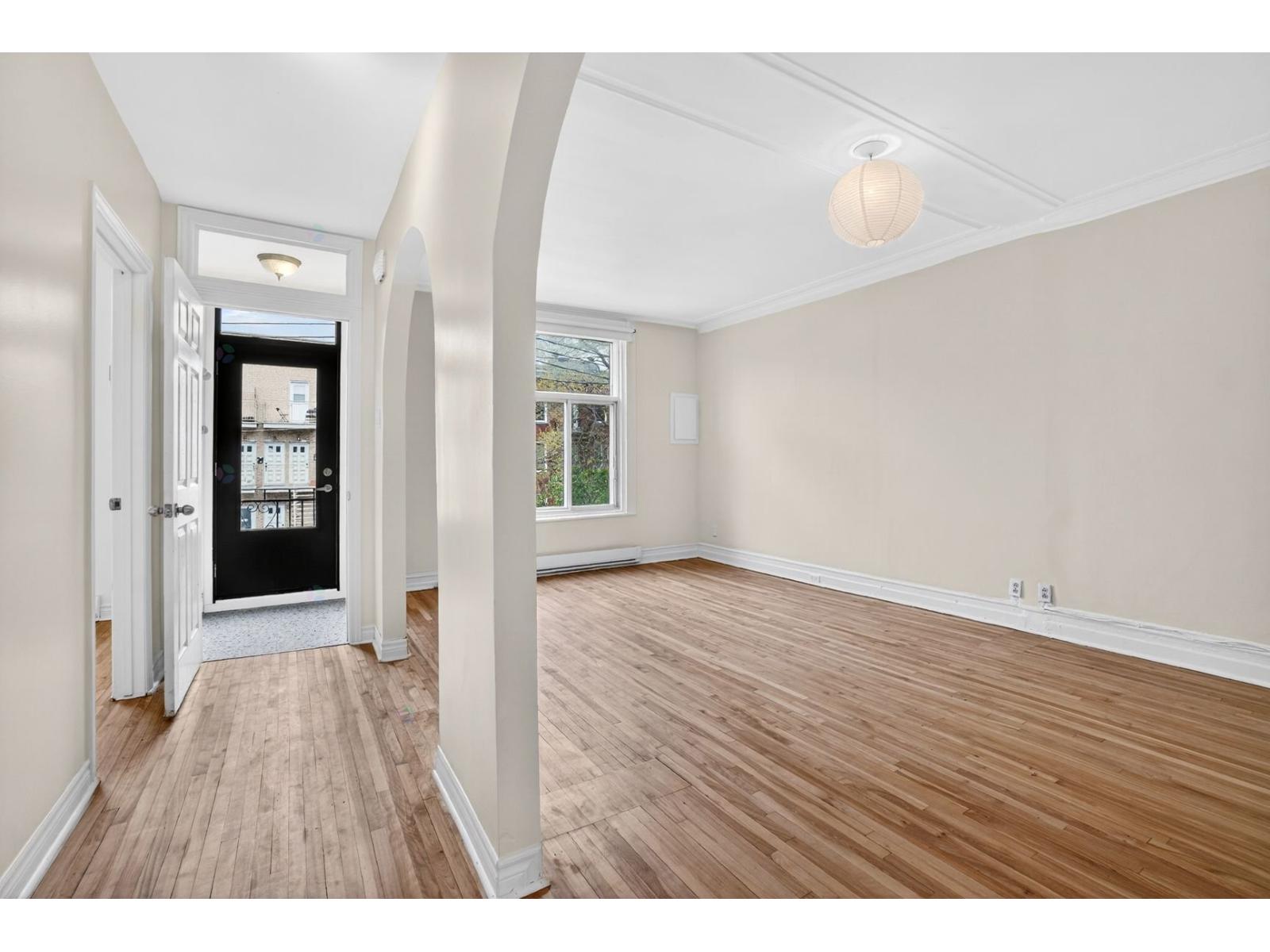 5982 Rue Waverly Montréal (Le Plateau-Mont-Royal) Quebec Canada H2T2Y3 5
