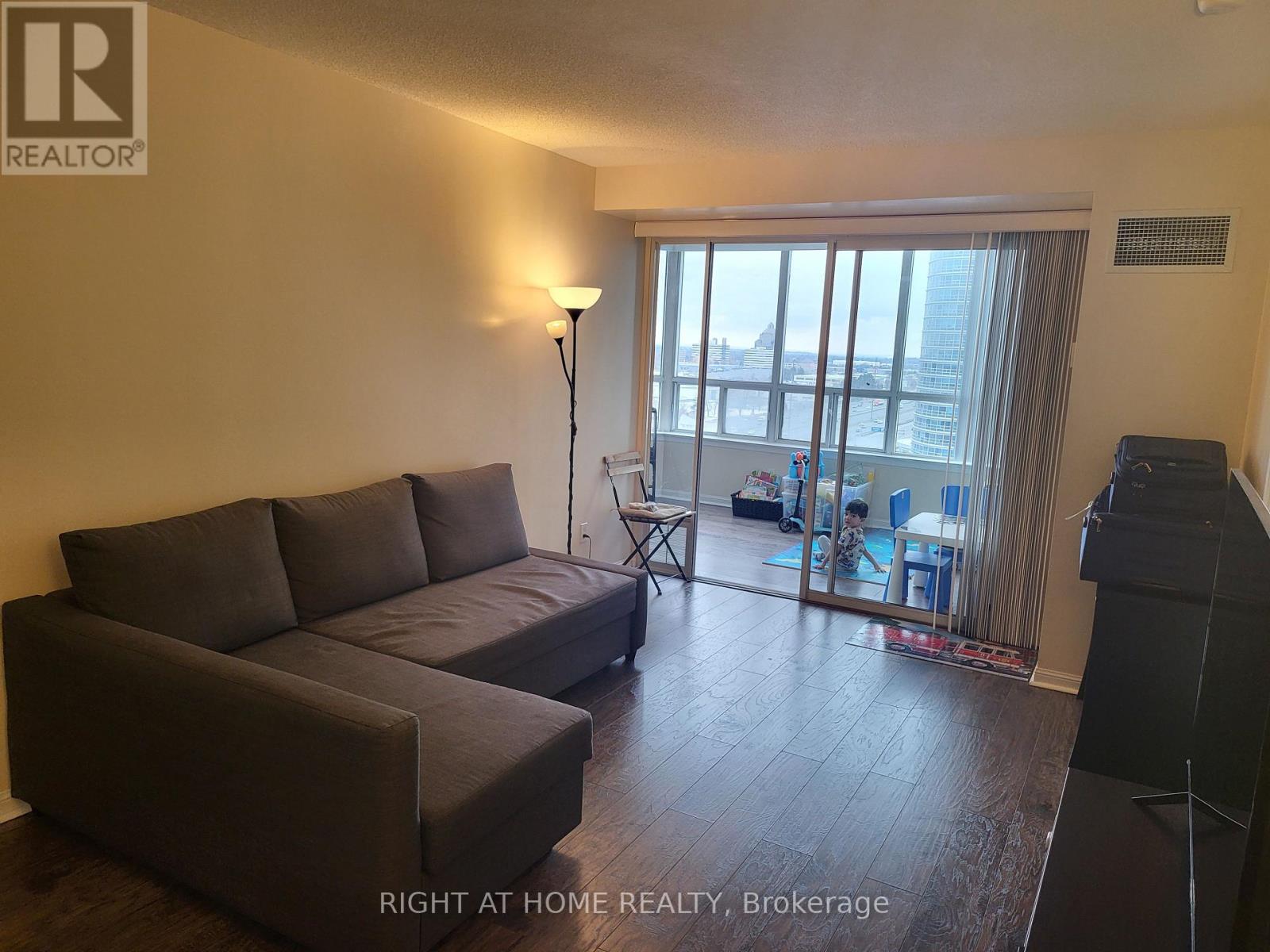 1502 - 88 Corporate Drive, Toronto (Woburn), Ontario  M1H 3G6 - Photo 3 - E13859620