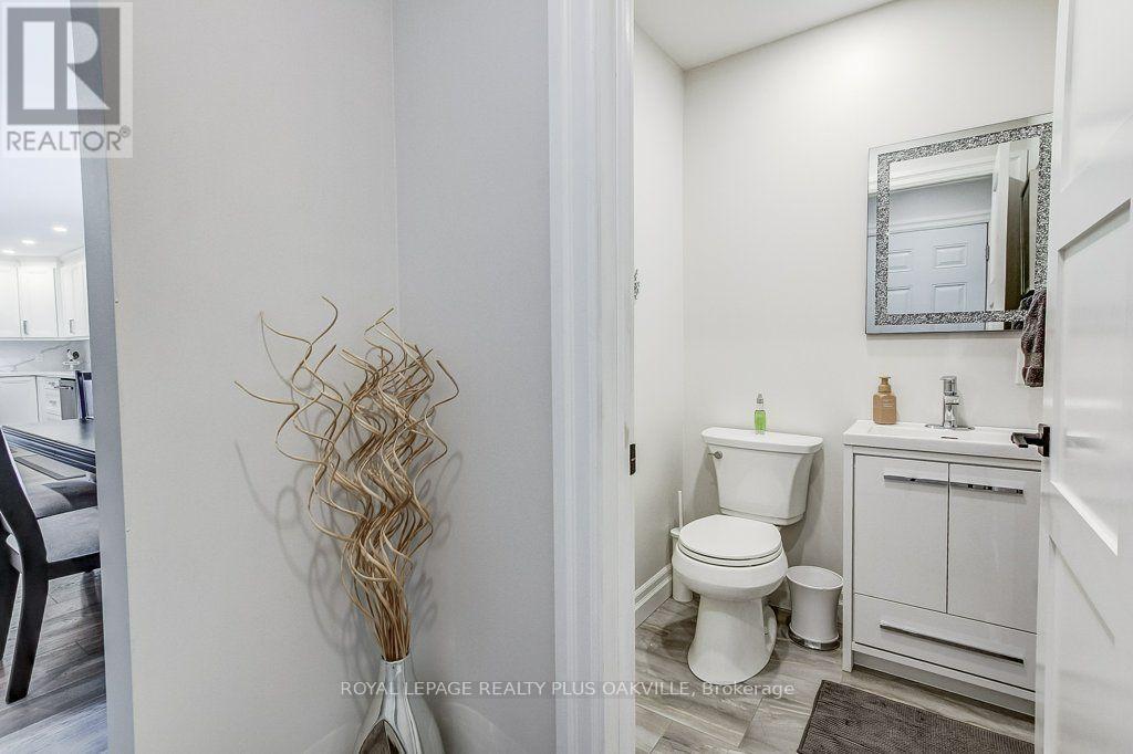 4364 Ayr Place, Burlington, Ontario  L7L 2A2 - Photo 17 - W13859614