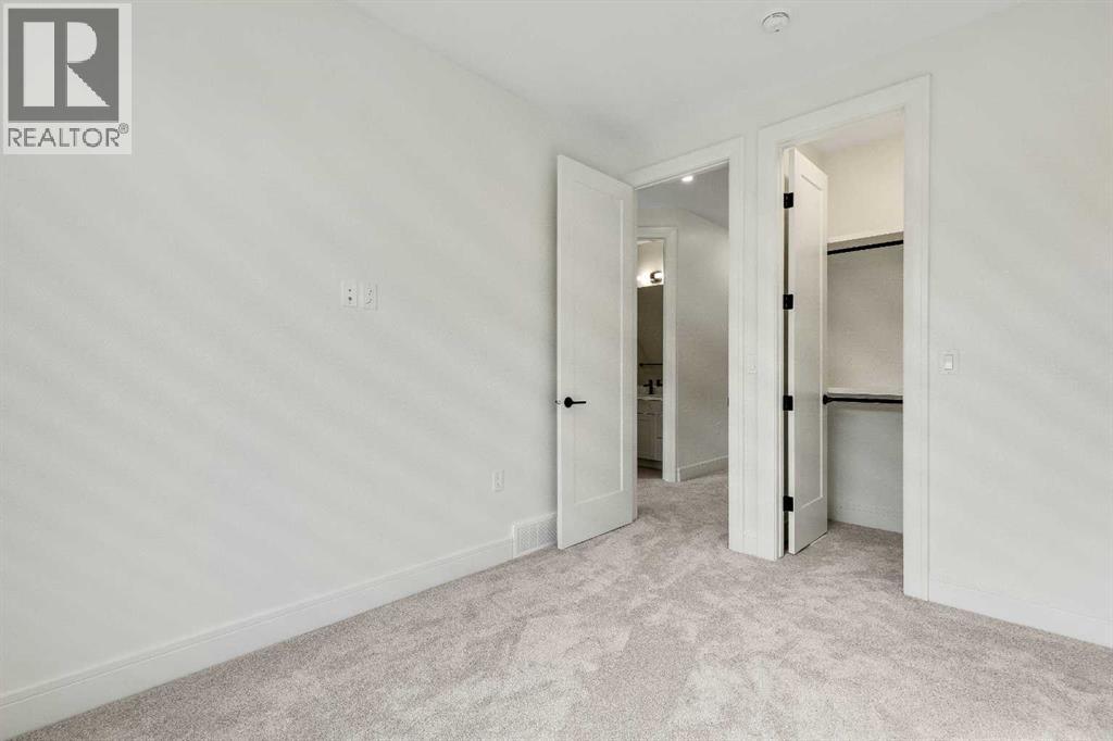 1906 5 Street NE