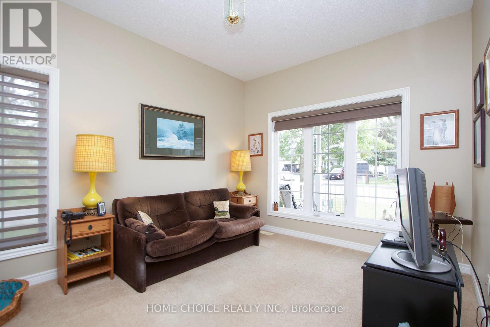 8 Hinkley Trail, Clarington, Ontario  L1B 1P4 - Photo 7 - E13859670