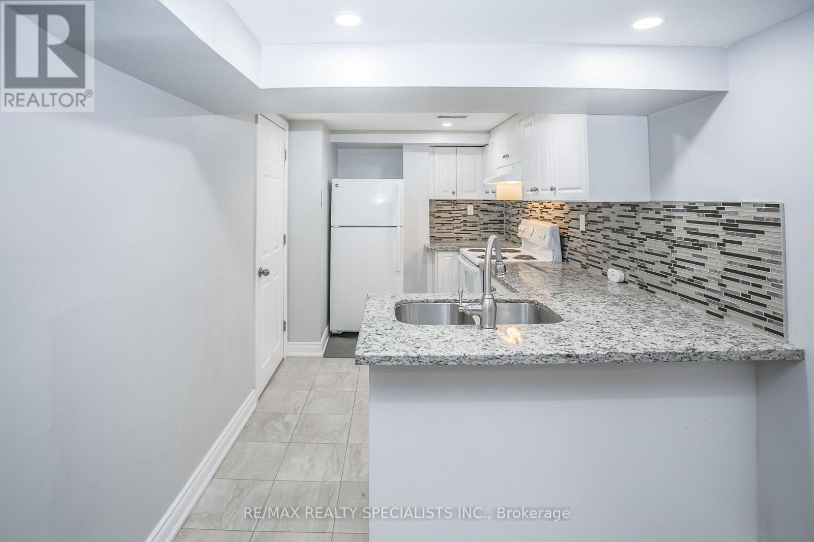 88 Robert Parkinson Drive, Brampton, Ontario  L7A 0G2 - Photo 13 - W13859668