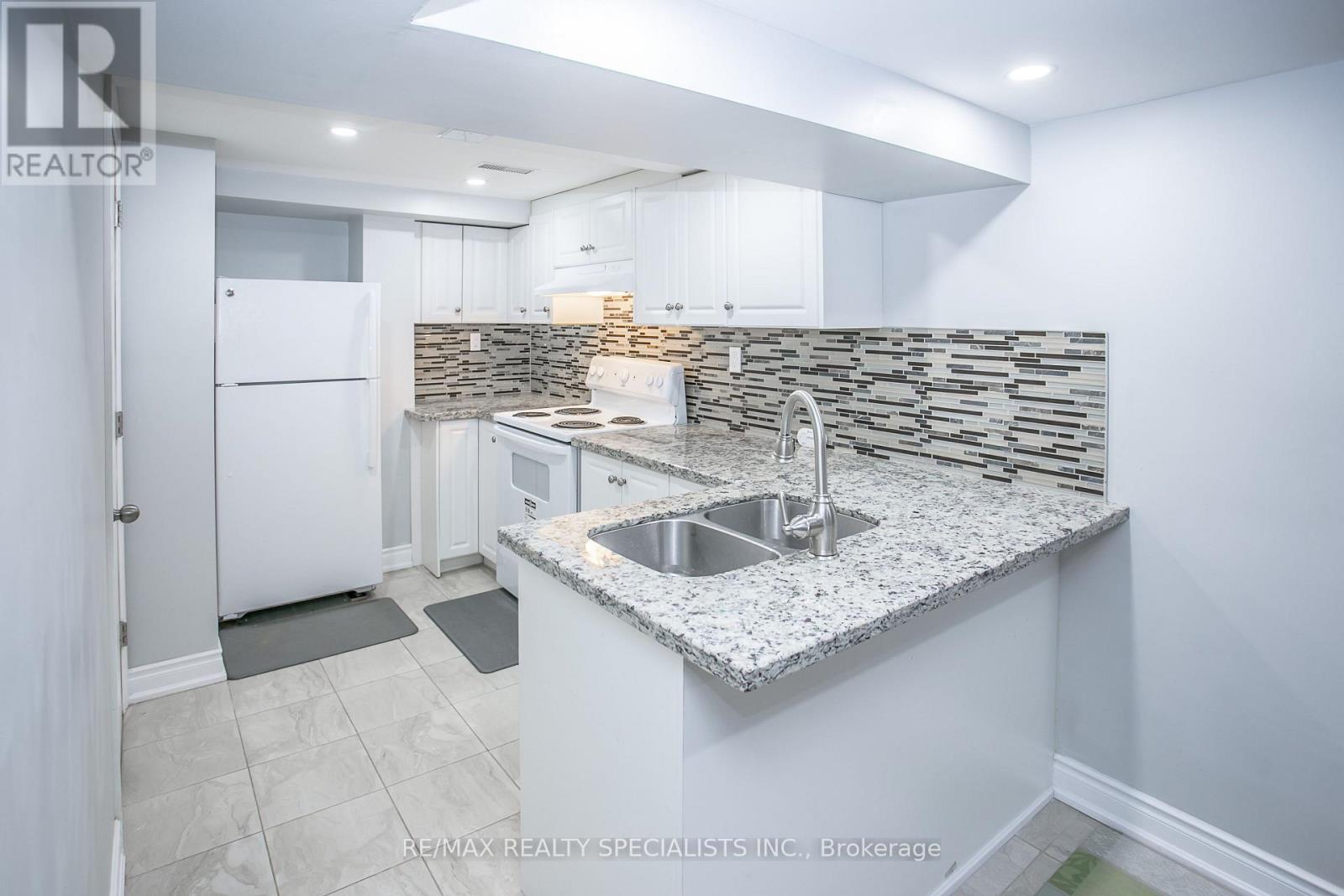 88 Robert Parkinson Drive, Brampton, Ontario  L7A 0G2 - Photo 14 - W13859668