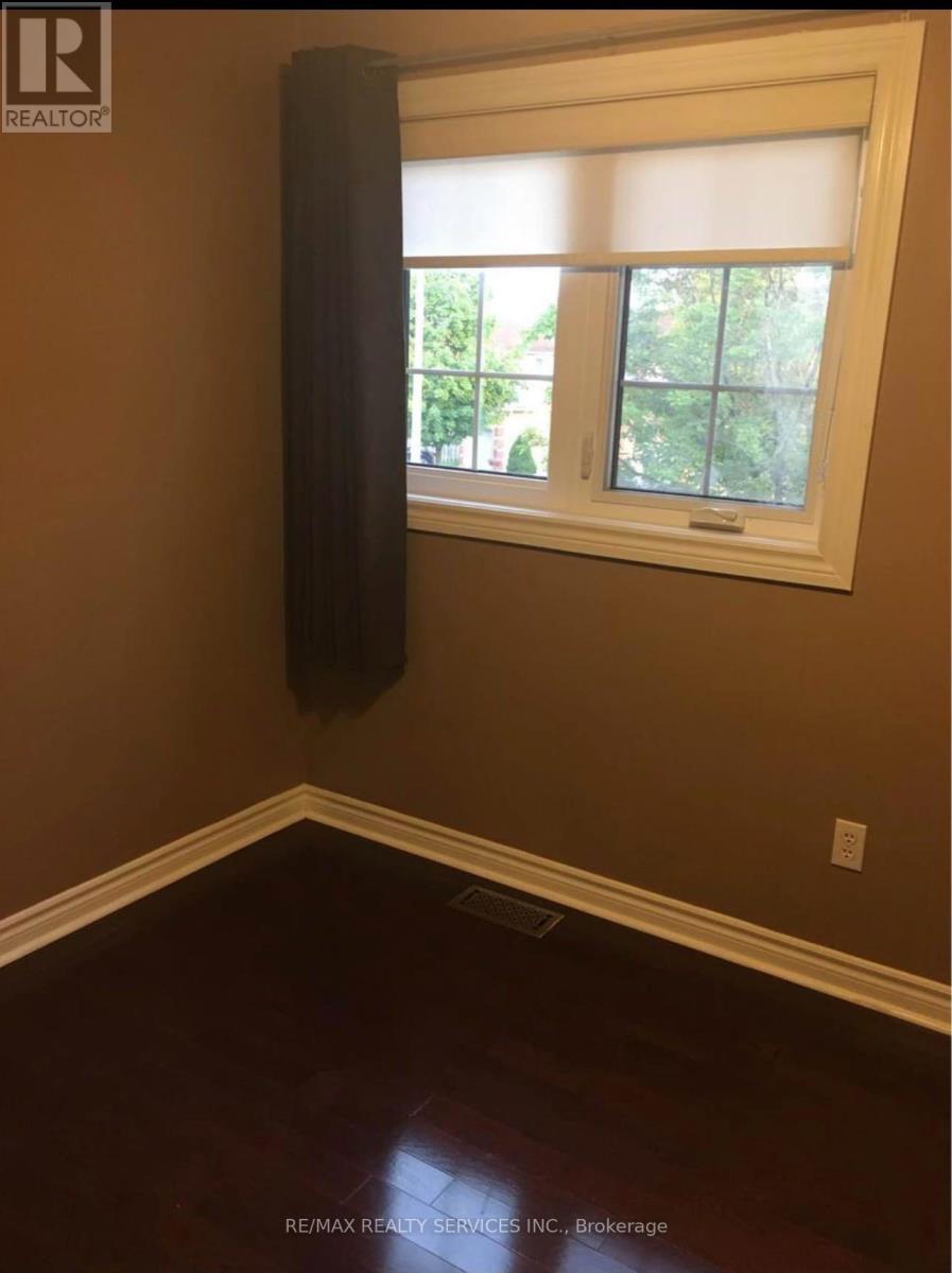 17 Piane Avenue, Brampton, Ontario  L6Y 4Y7 - Photo 12 - W13859676