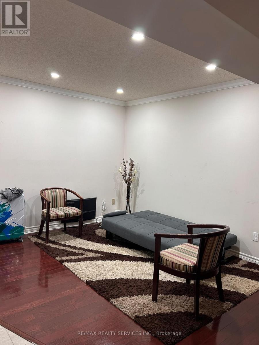 17 Piane Avenue, Brampton, Ontario  L6Y 4Y7 - Photo 8 - W13859676