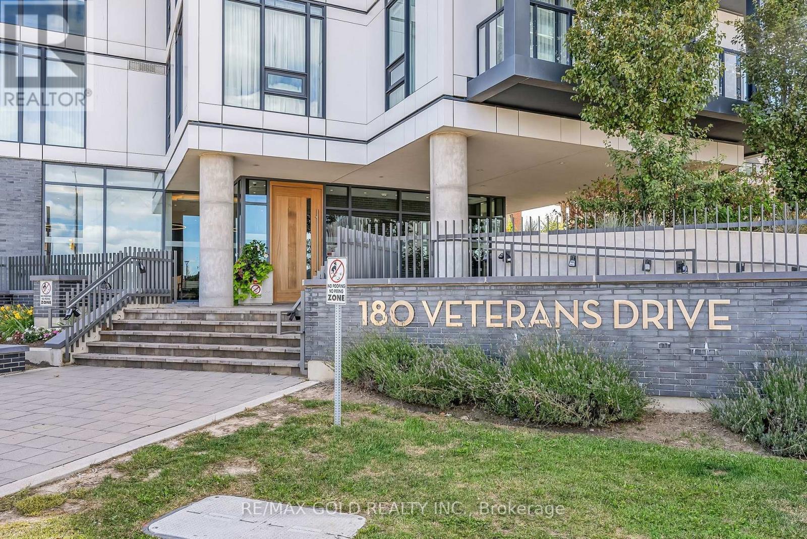 208 - 180 Veterans Drive, Brampton, Ontario  L7A 0B6 - Photo 2 - W13859678