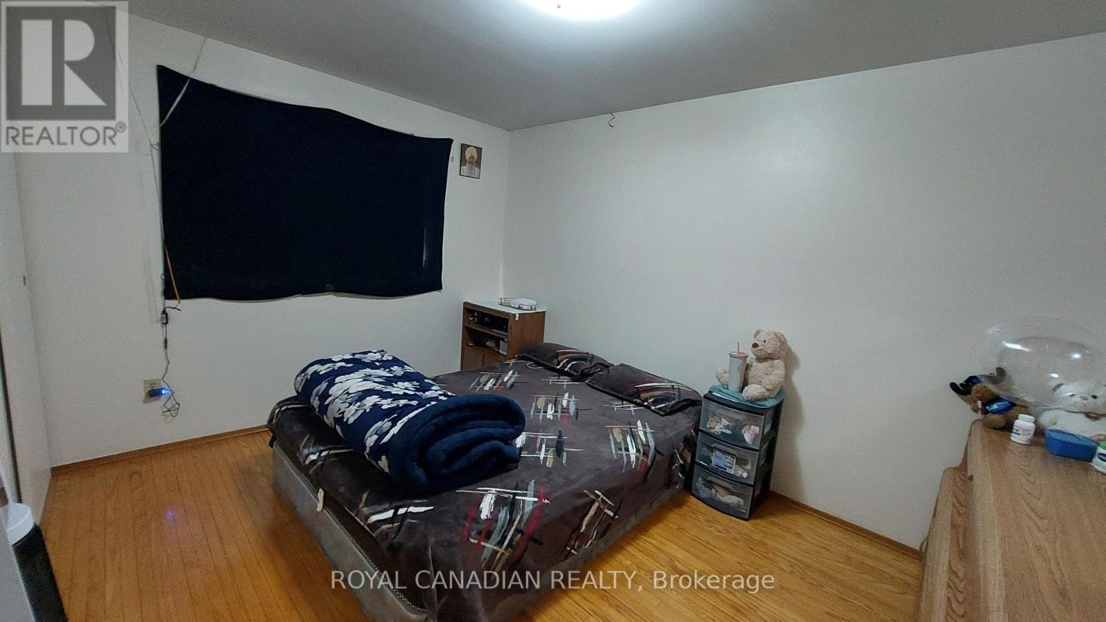 3677 Woodruff Crescent, Mississauga, Ontario  L4T 1T8 - Photo 12 - W13859684
