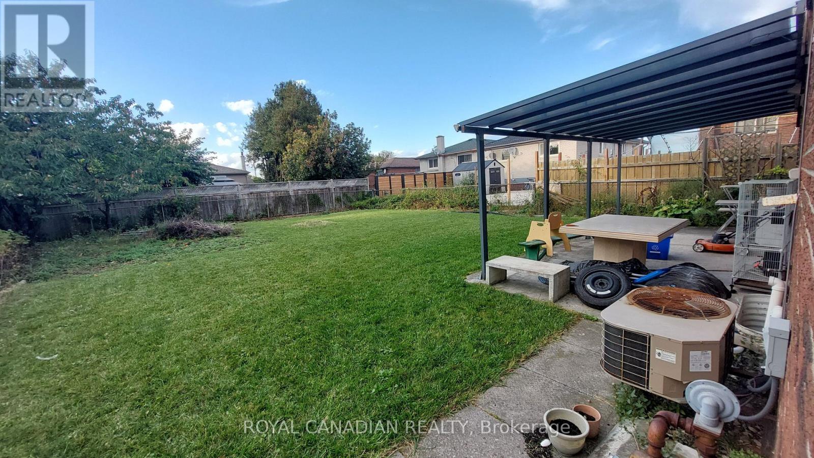 3677 Woodruff Crescent, Mississauga, Ontario  L4T 1T8 - Photo 15 - W13859684