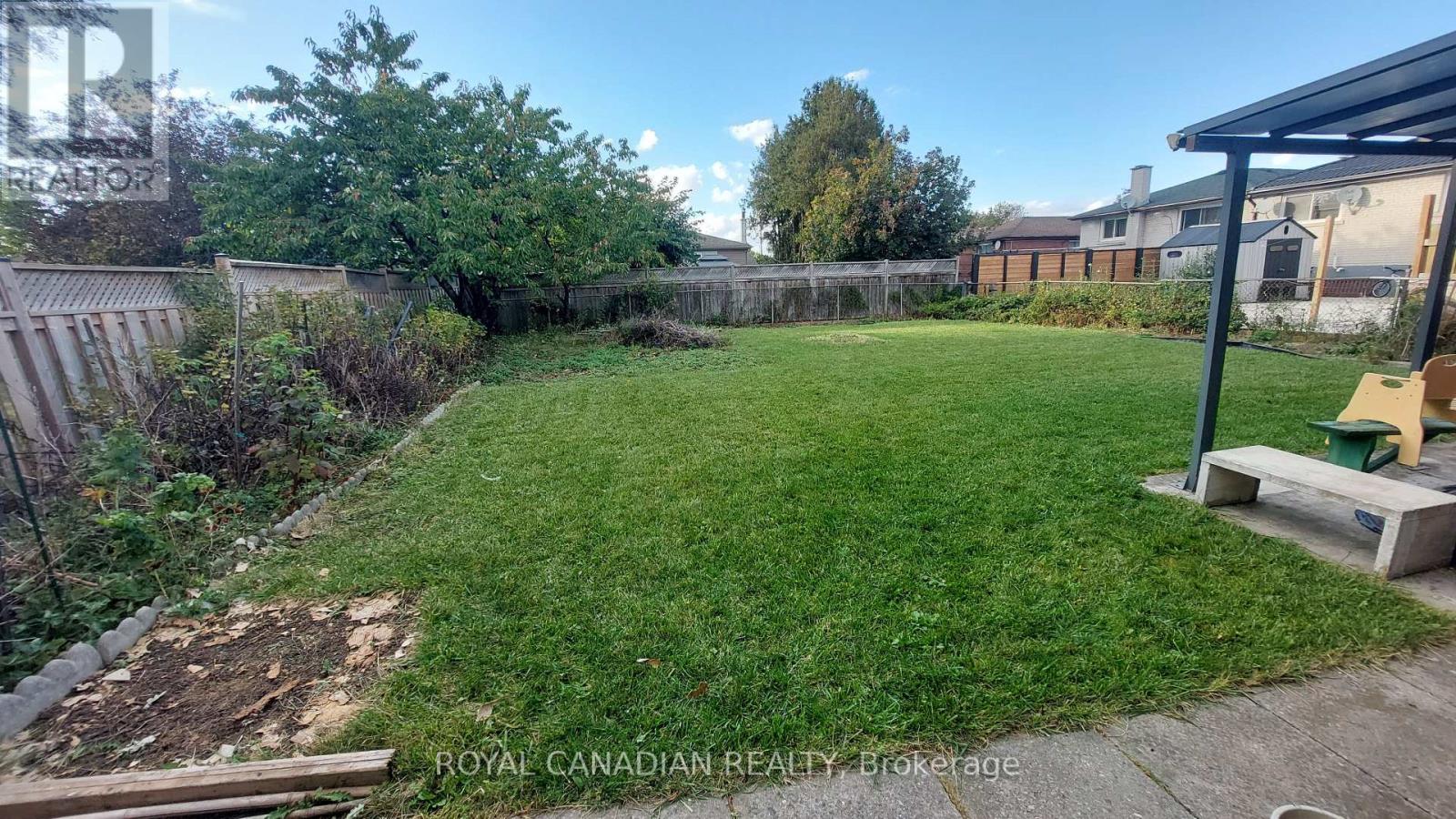 3677 Woodruff Crescent, Mississauga, Ontario  L4T 1T8 - Photo 16 - W13859684
