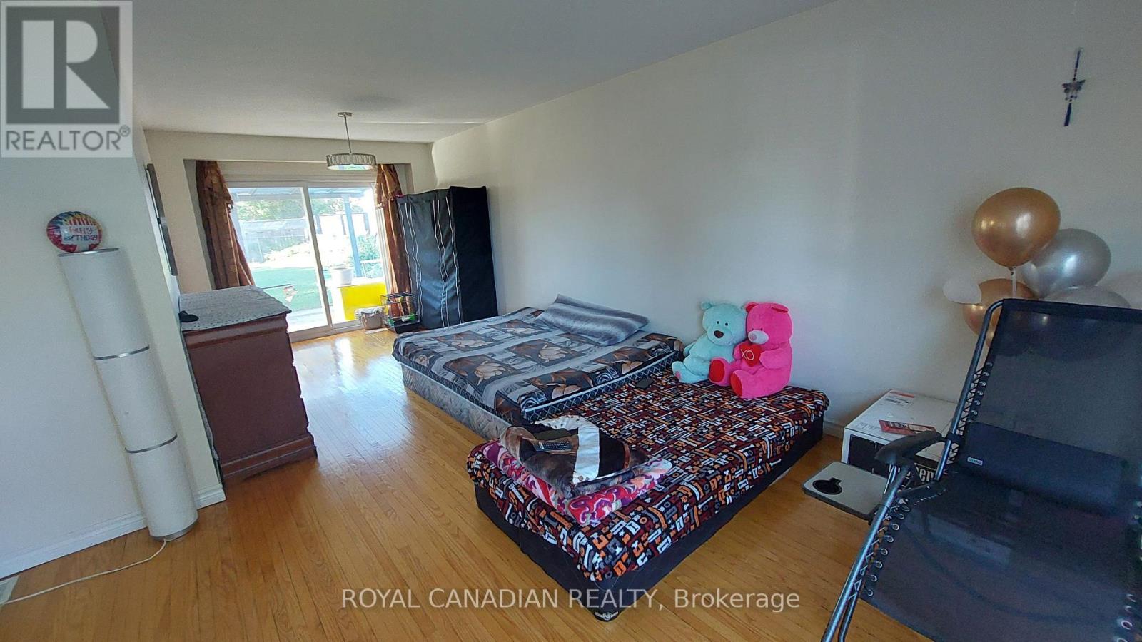 3677 Woodruff Crescent, Mississauga, Ontario  L4T 1T8 - Photo 2 - W13859684