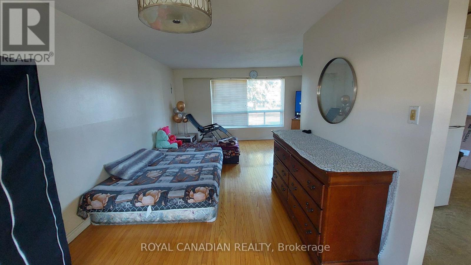 3677 Woodruff Crescent, Mississauga, Ontario  L4T 1T8 - Photo 3 - W13859684