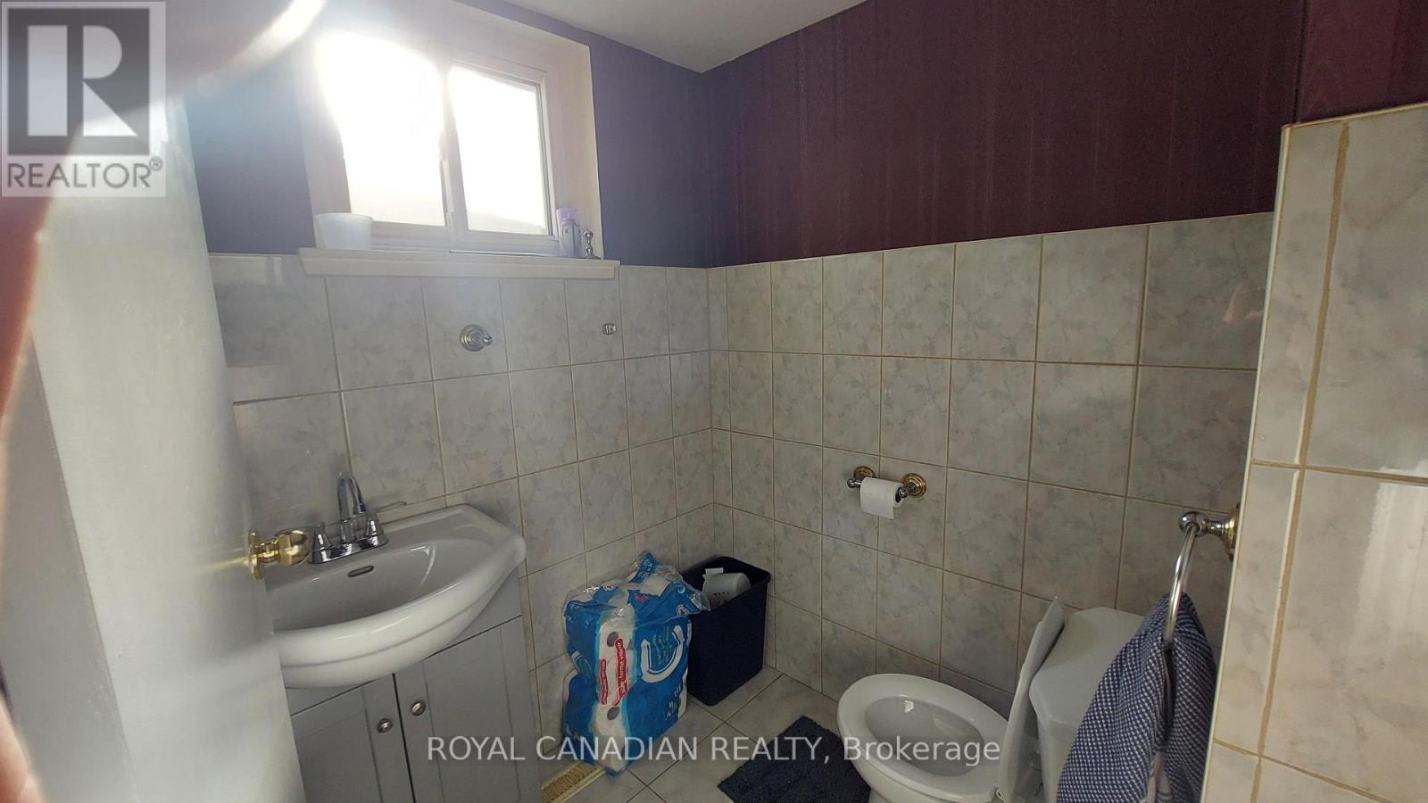 3677 Woodruff Crescent, Mississauga, Ontario  L4T 1T8 - Photo 6 - W13859684