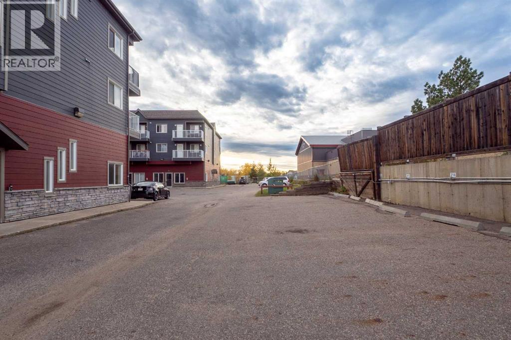 215, 236 Stony Mountain Road