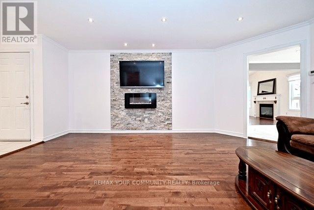 73 Laurendale Avenue, Georgina, Ontario  L4P 4G1 - Photo 6 - N13855034