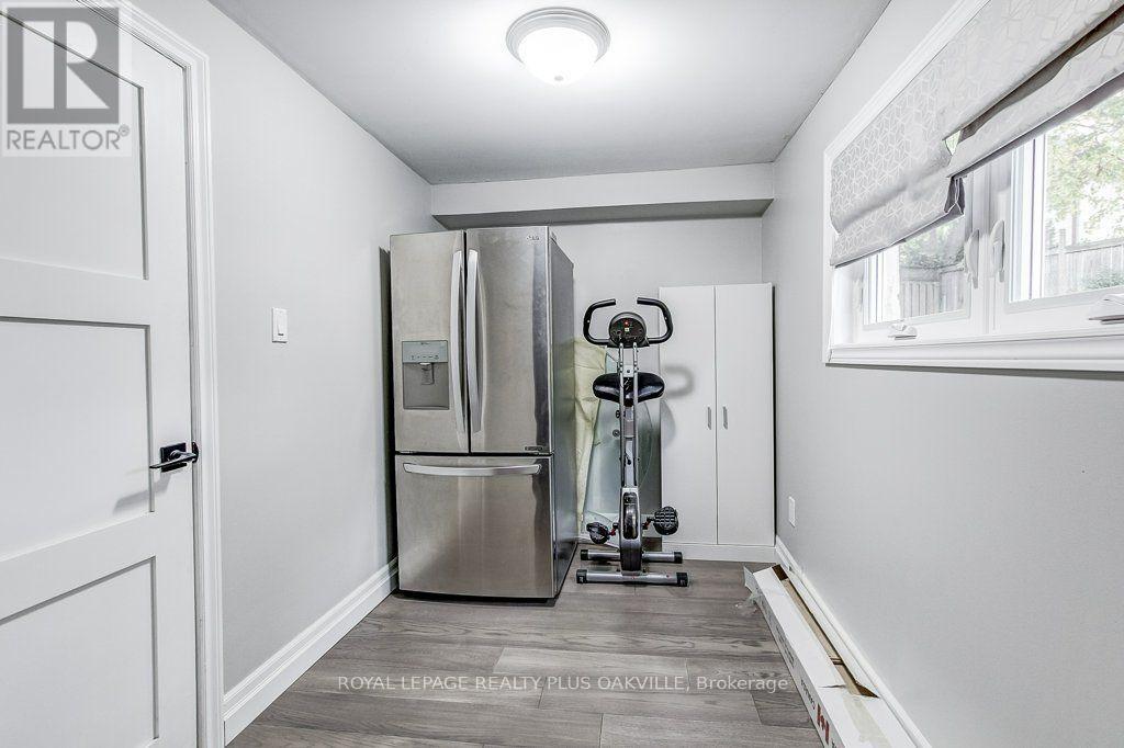 4364 Ayr Place, Burlington, Ontario  L7L 2A2 - Photo 33 - W13859614