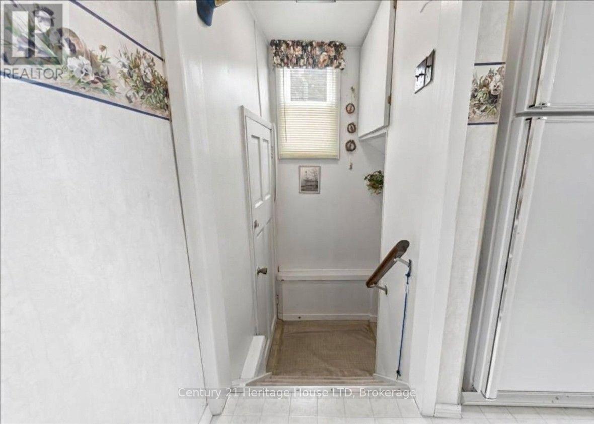 26 Coventry Street, St. Catharines, Ontario  L2R 2X7 - Photo 13 - X13854160