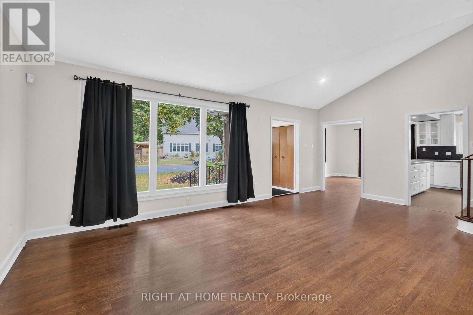 1478 Orchard Ave Orchard Avenue, Ottawa, Ontario  K1H 7C7 - Photo 4 - X13859680