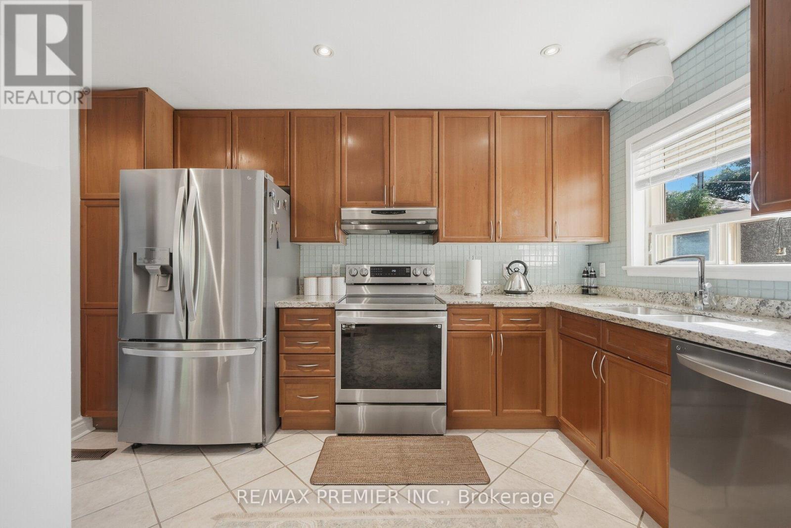 91 Wigmore Drive, Toronto, Ontario  M4A 2E9 - Photo 7 - C13859692