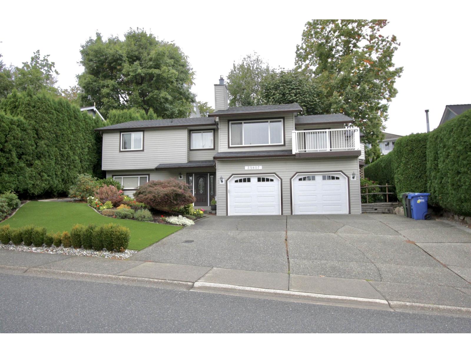 35807 Sunridge Place, Abbotsford, British Columbia  V3G 1E5 - Photo 1 - R3171705