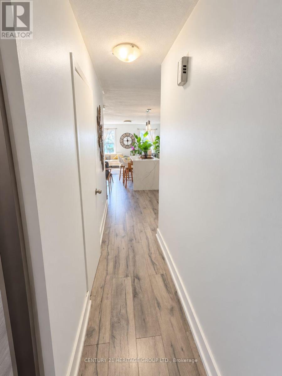 578 North Lake Road, Richmond Hill, Ontario  L4E 3B8 - Photo 6 - N13859706
