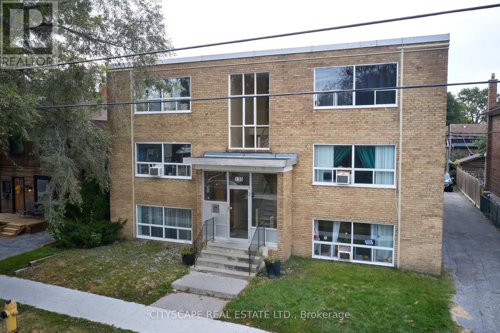 135 Sammon Avenue, Toronto, Ontario  M4J 1Y9 - Photo 2 - E13808676